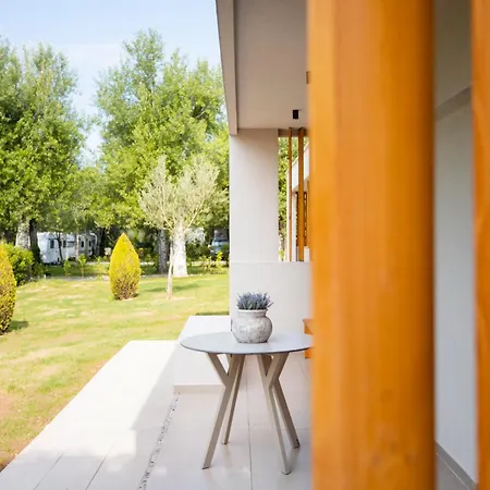 Akti Retzika Hotel