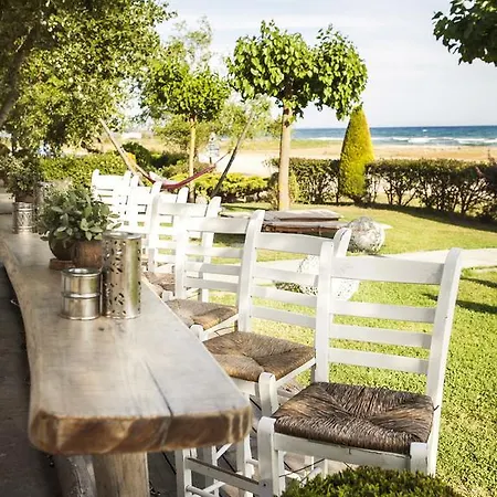 Akti Retzika Hotel