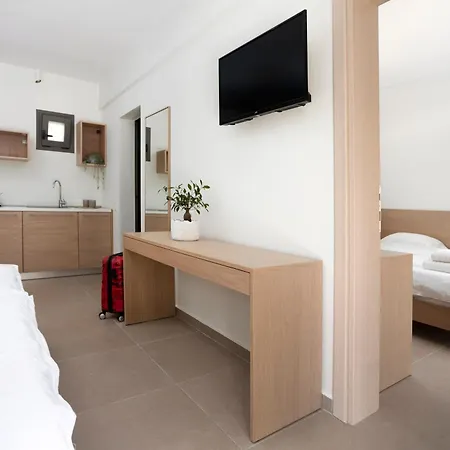 ホテル Akti Retzika 3*