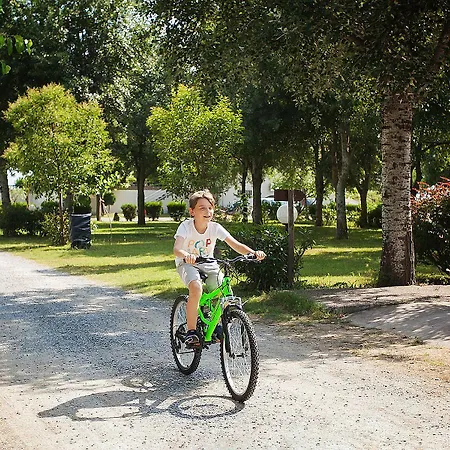 ホテル Akti Retzika エパノミ