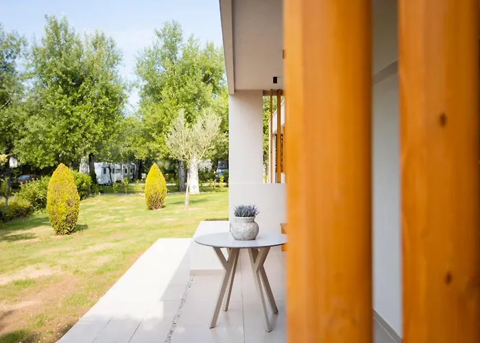 Akti Retzika Hotel